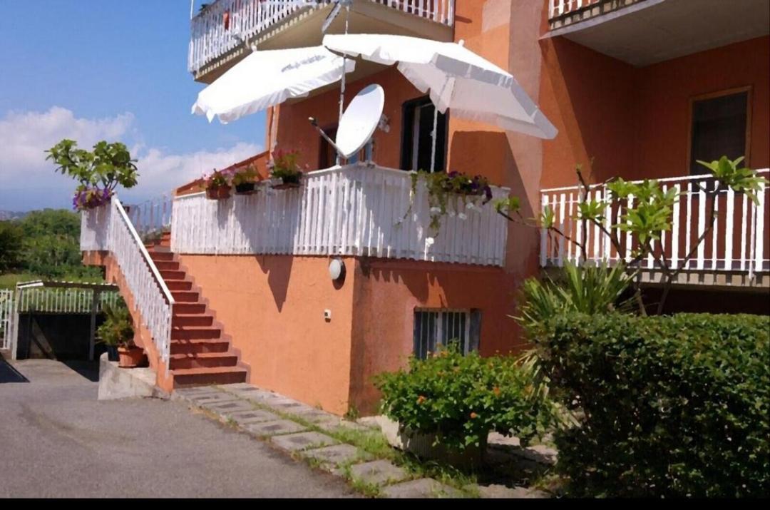 Casa Del Sole Con Vista Sull'Etna A 200 Mt Dal Mare Villa Acireale Exterior photo